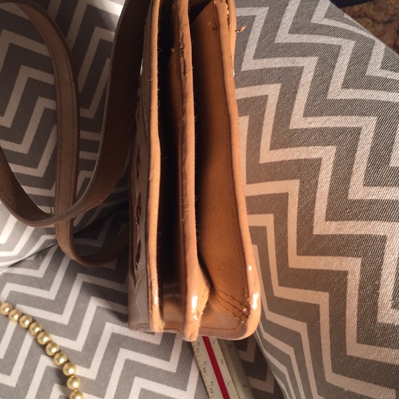 Fun mini hand bag! Perfect for spring and summer! - Picture 4 of 4